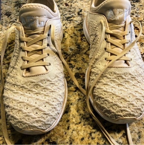 ?️ APL Techloom Phantom Shoes Light Tan White 10